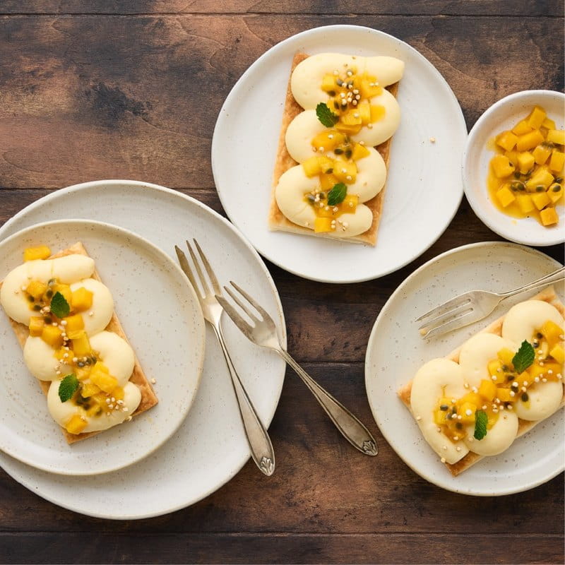 Mango-Passionsfrucht-Schnitten mit VanillecrÈme
