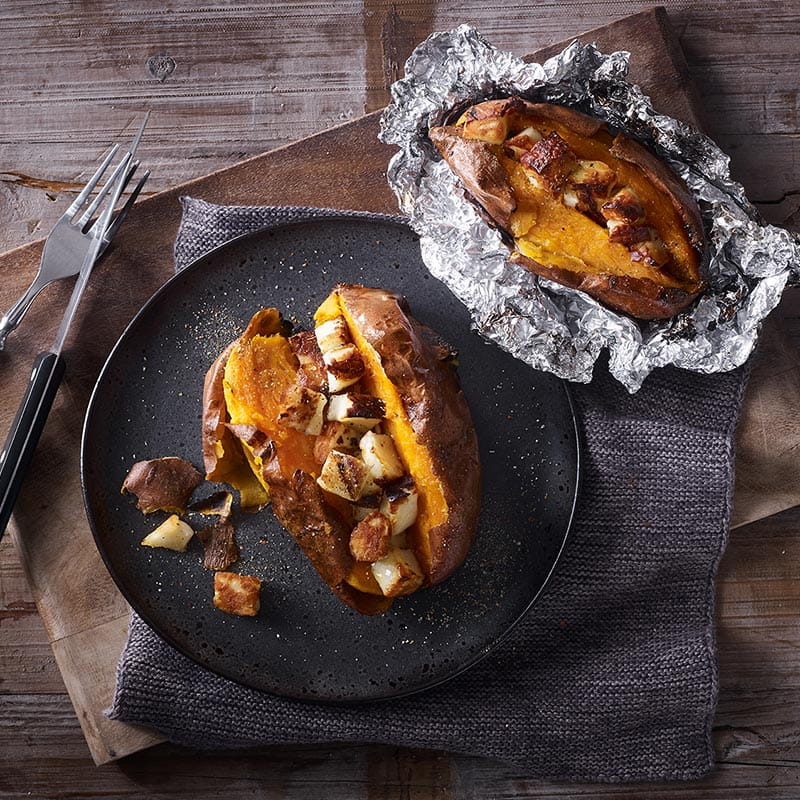 Gebackene Süsskartoffeln mit Halloumi