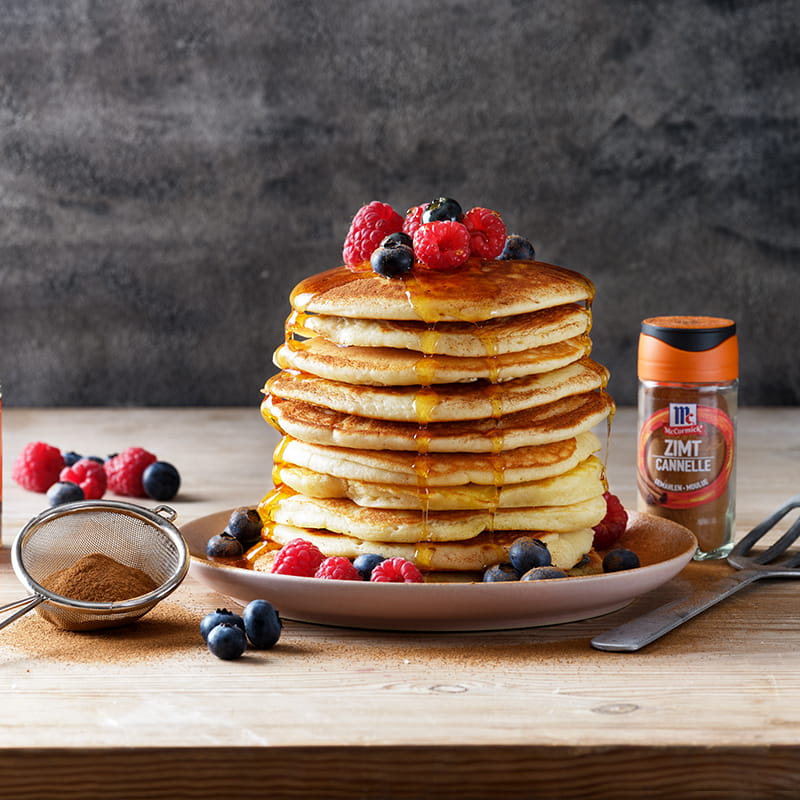 Pancakes mit Kokosnussmilch und Beeren