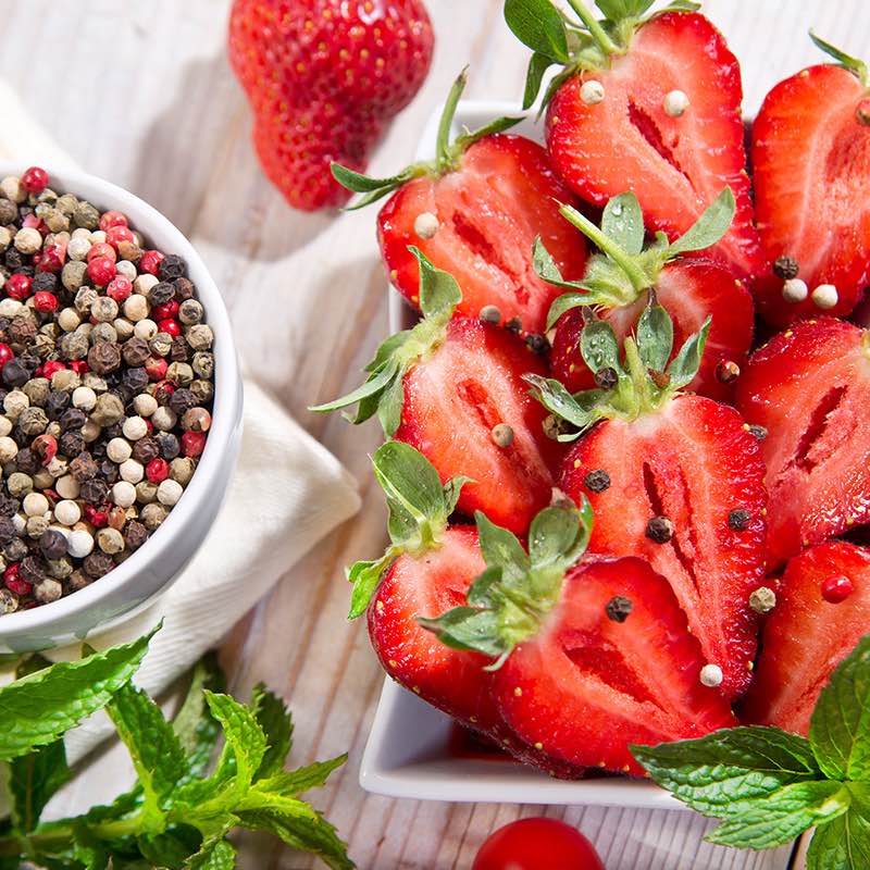Erbeeren mit Balsamico und Schwarzem Pfeffer 