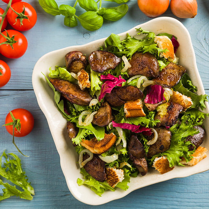 Salat_mit_Geflugelleber_und_Zimtapfeln_800