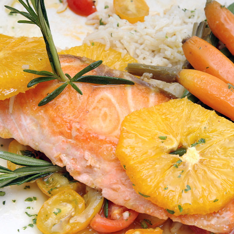 Saumon mariné au poivre à l'orange