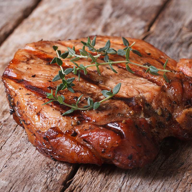 Schweinskoteletts mit Honig und Gewürzen