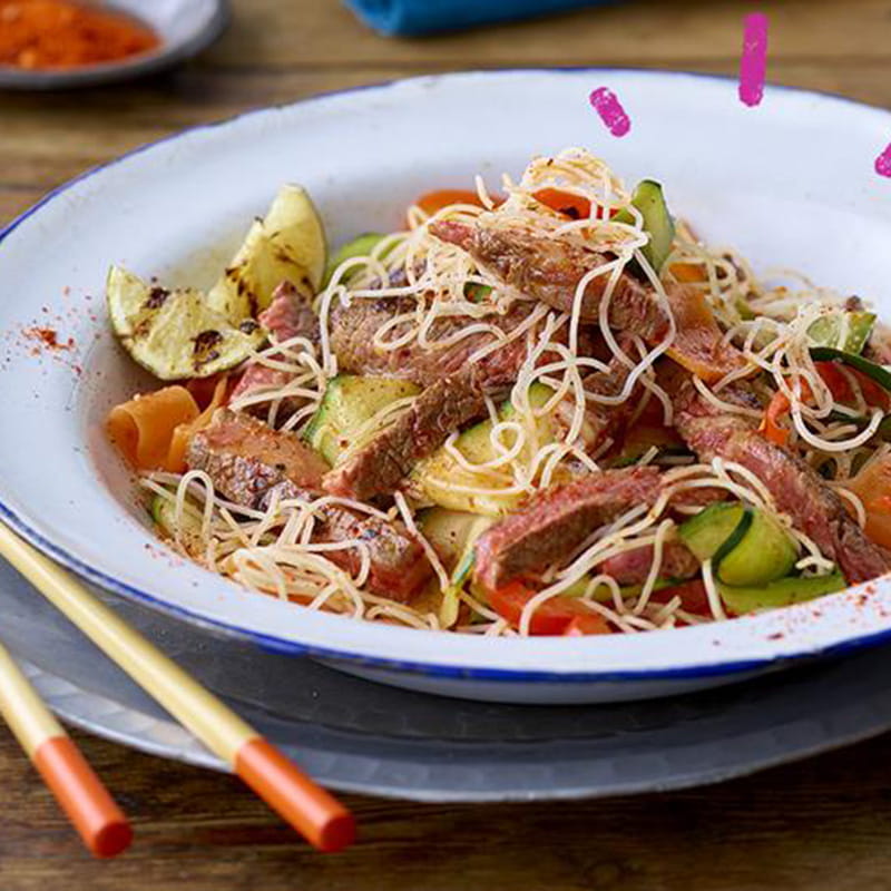 Sriracha_Beef-Noodles_Street-Food_800x800