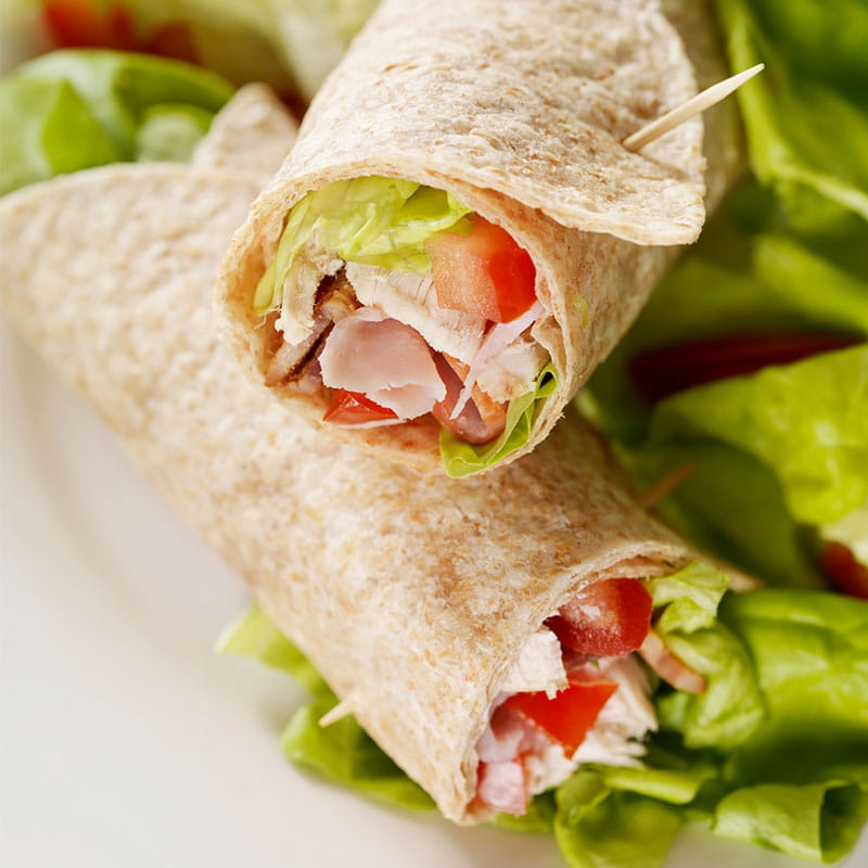Wraps mit Curry-Quark Dip